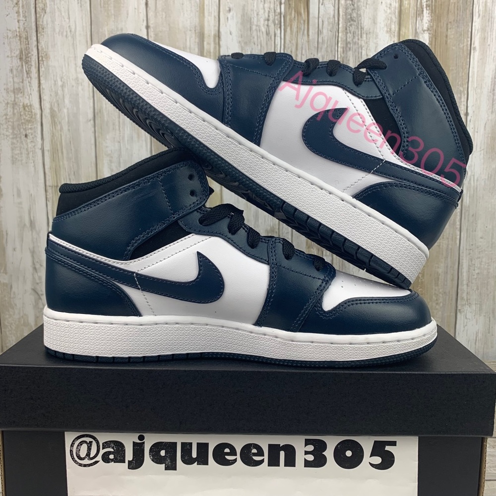 Air Jordan 1 Mid Armory Navy GS - Picture 3 of 6
